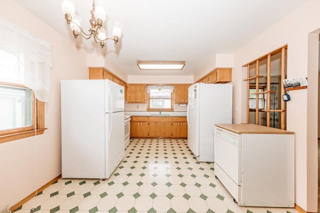 5624 S Indiana AVENUE, Cudahy, WI 53110