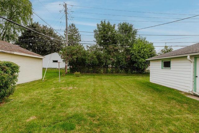 5624 S Indiana AVENUE, Cudahy, WI 53110