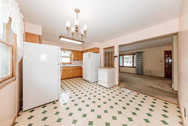 5624 S Indiana AVENUE, Cudahy, WI 53110