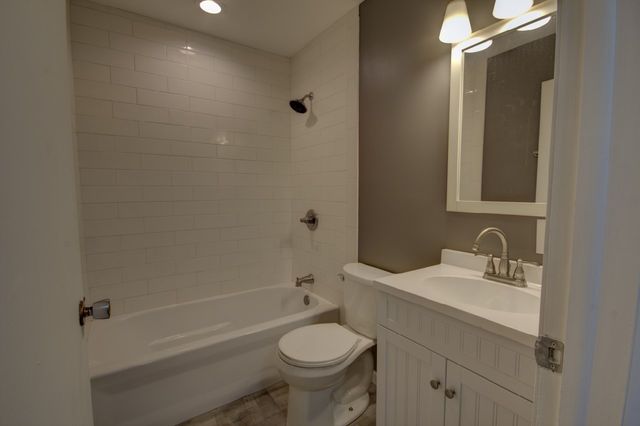 5125 W 49th Street, Davenport, IA 52806