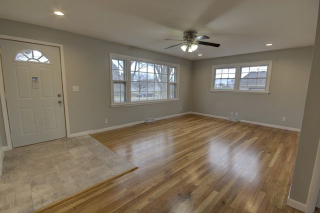 5125 W 49th Street, Davenport, IA 52806