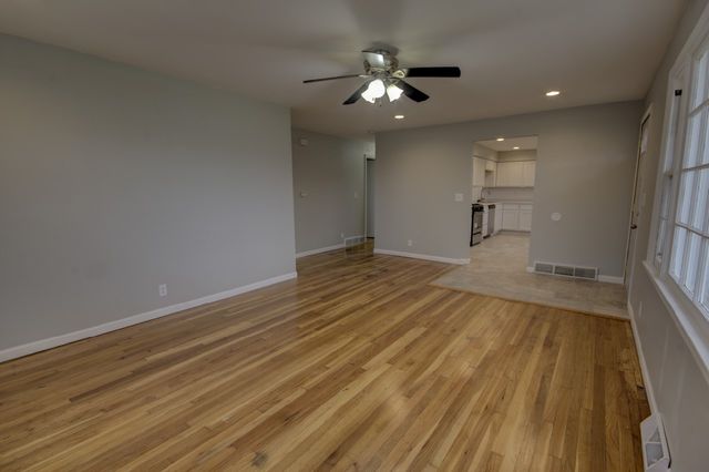 5125 W 49th Street, Davenport, IA 52806