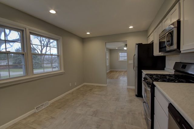 5125 W 49th Street, Davenport, IA 52806