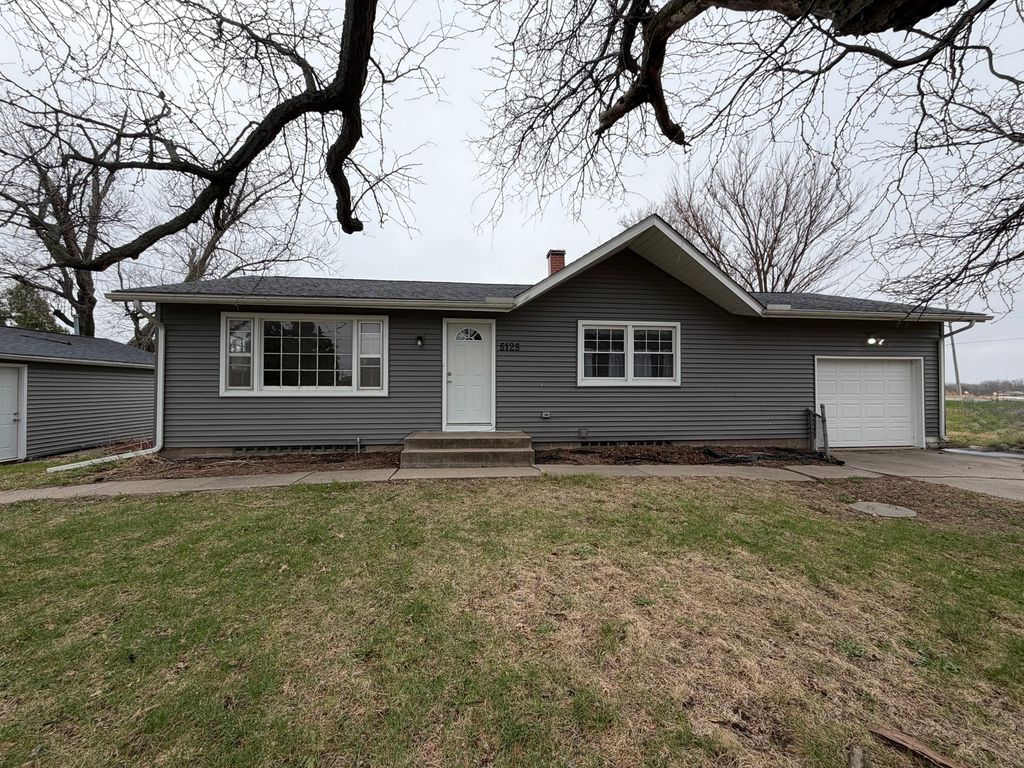 5125 W 49th Street, Davenport, IA 52806