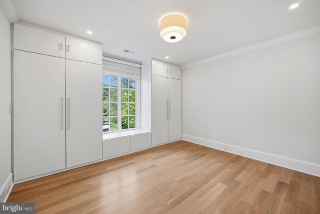 4614 36TH ST N, Arlington, VA 22207