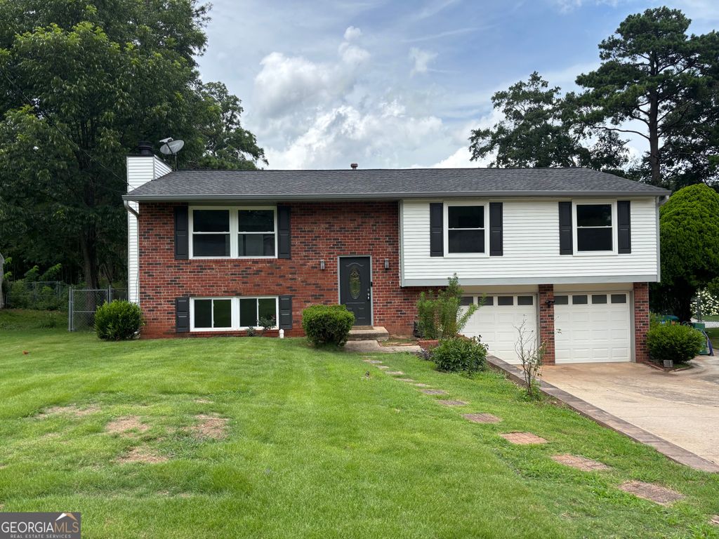 2215 Ranch Trail, Norcross, GA 30071