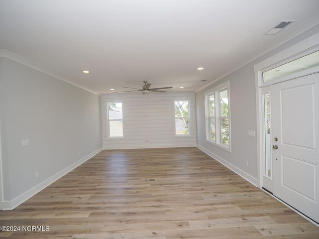 104 SE 6th Street, Oak Island, NC 28465