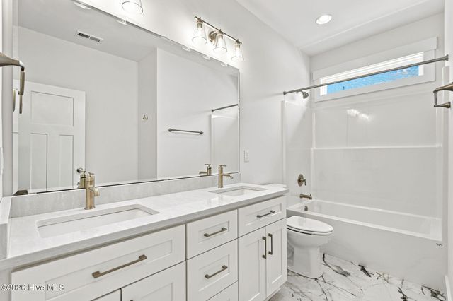104 SE 6th Street, Oak Island, NC 28465