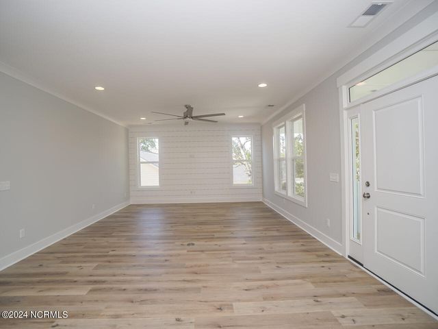 104 SE 6th Street, Oak Island, NC 28465