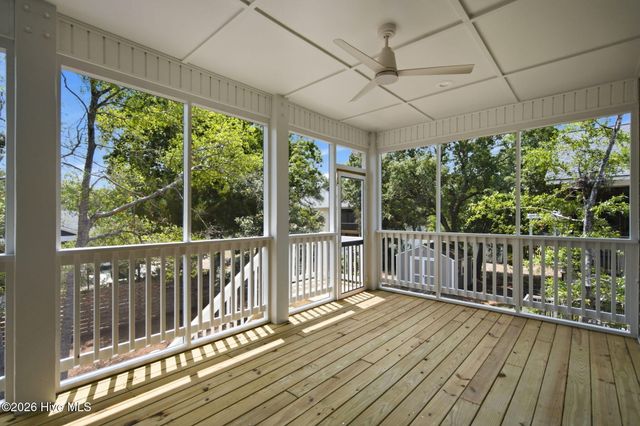 104 SE 6th Street, Oak Island, NC 28465