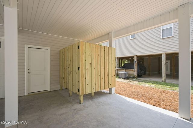104 SE 6th Street, Oak Island, NC 28465