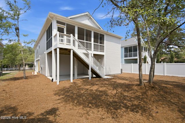104 SE 6th Street, Oak Island, NC 28465