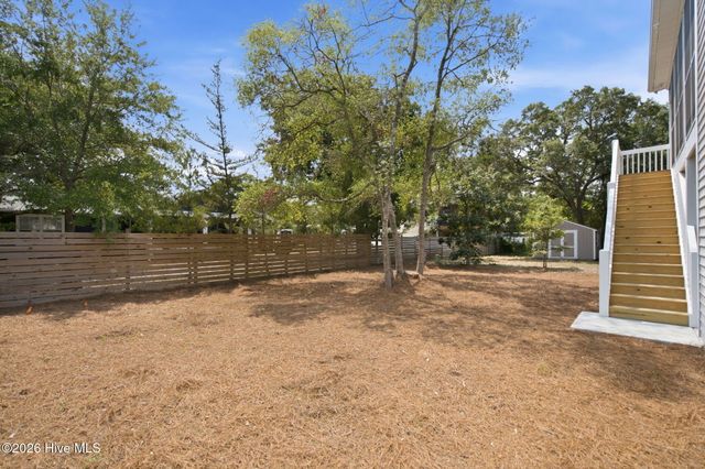 104 SE 6th Street, Oak Island, NC 28465