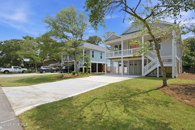 104 SE 6th Street, Oak Island, NC 28465