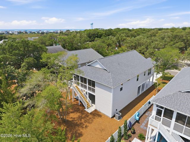 104 SE 6th Street, Oak Island, NC 28465