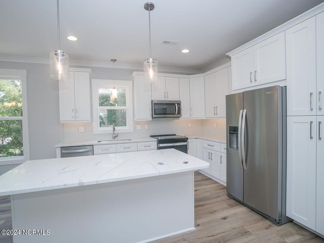 104 SE 6th Street, Oak Island, NC 28465