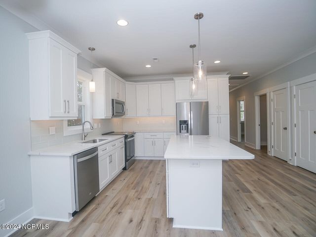 104 SE 6th Street, Oak Island, NC 28465