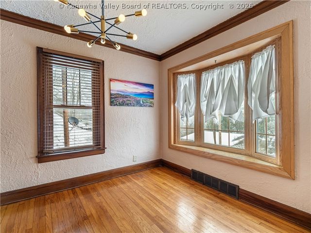 6 Varsity Drive, Charleston, WV 25302