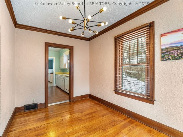 6 Varsity Drive, Charleston, WV 25302