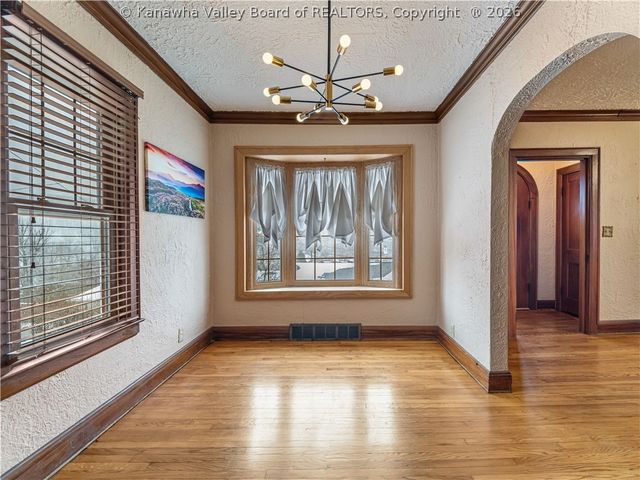 6 Varsity Drive, Charleston, WV 25302