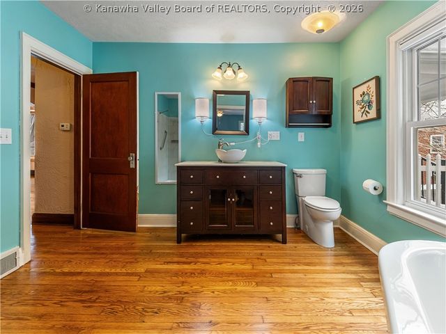 6 Varsity Drive, Charleston, WV 25302