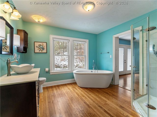 6 Varsity Drive, Charleston, WV 25302