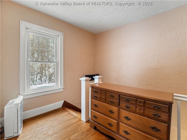 6 Varsity Drive, Charleston, WV 25302