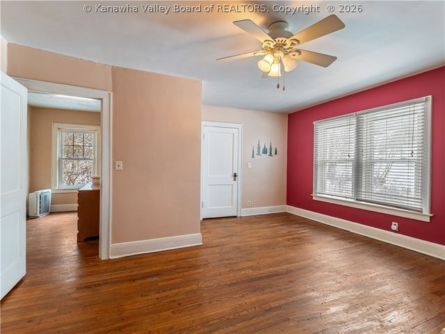 6 Varsity Drive, Charleston, WV 25302