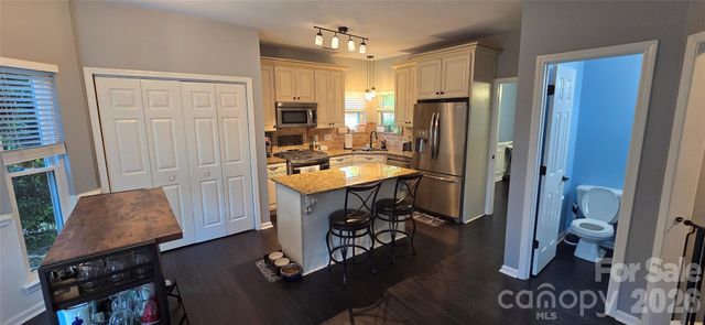 657 Gable Oaks Lane NW, Concord, NC 28027