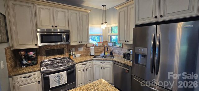 657 Gable Oaks Lane NW, Concord, NC 28027