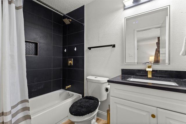 5418 Singleton Boulevard, Dallas, TX 75212