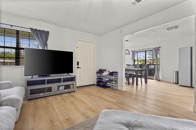 5418 Singleton Boulevard, Dallas, TX 75212