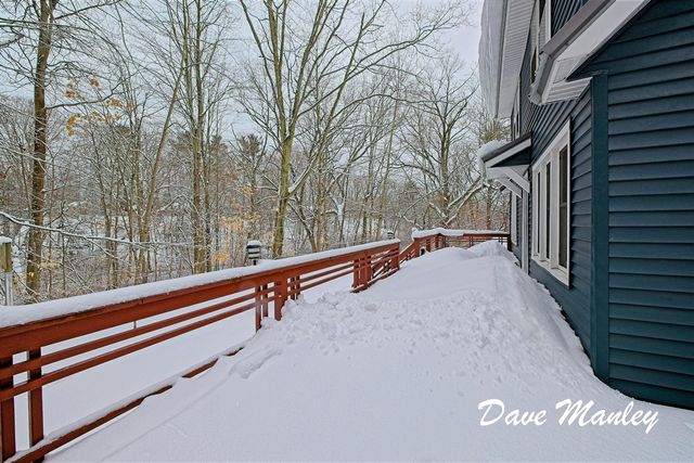 1335 Crestbrook Avenue, Norton Shores, MI 49444