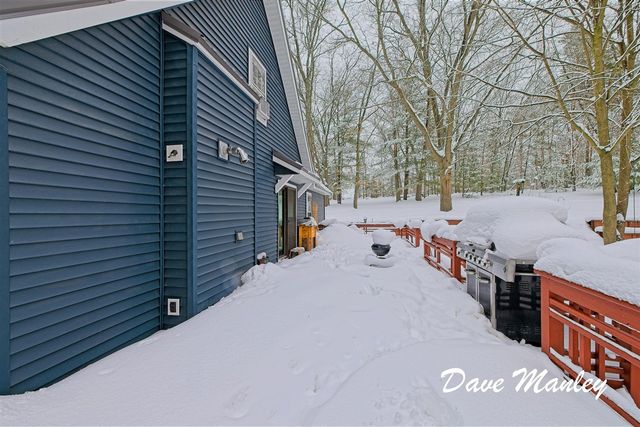 1335 Crestbrook Avenue, Norton Shores, MI 49444