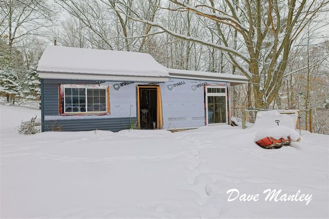 1335 Crestbrook Avenue, Norton Shores, MI 49444