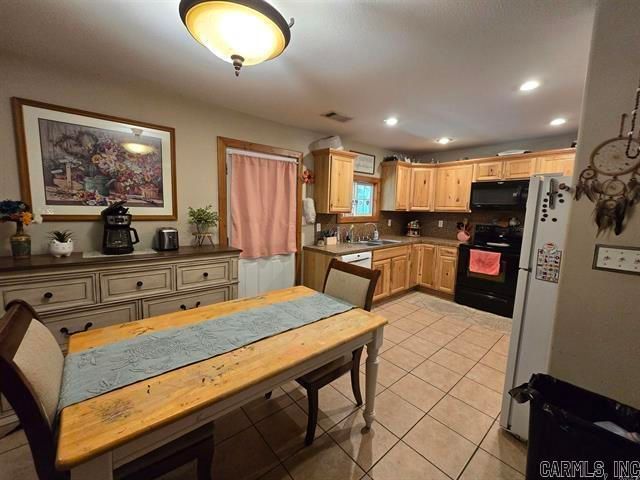 9076 EDGEMONT Road, Greers Ferry, AR 72067