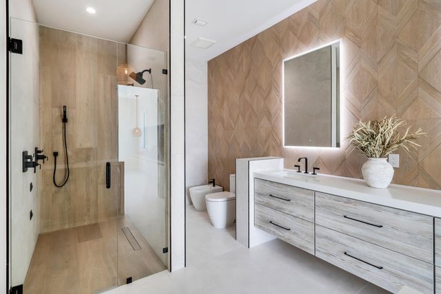 117 Leoni Drive, Plantation Key, FL 33036