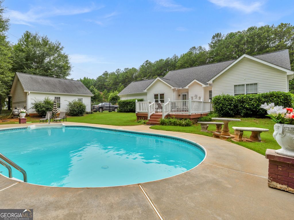 122 Old Stonewall Drive, Locust Grove, GA 30248
