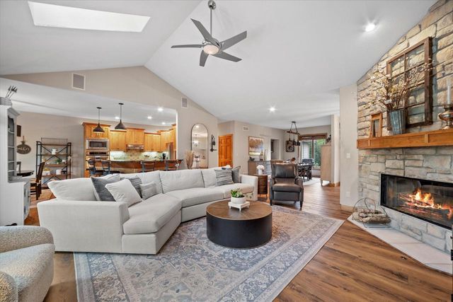 W144N9813 Sun Valley TRAIL, Germantown, WI 53022