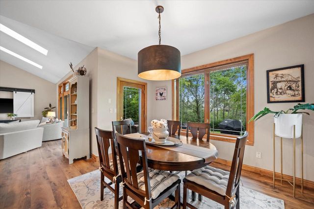 W144N9813 Sun Valley TRAIL, Germantown, WI 53022