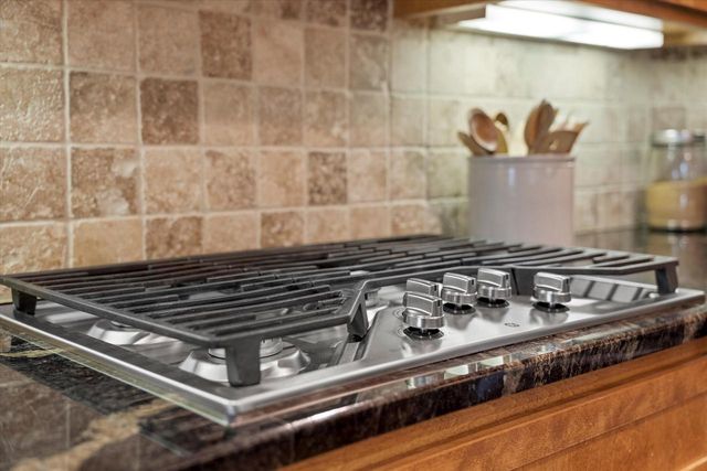 W144N9813 Sun Valley TRAIL, Germantown, WI 53022