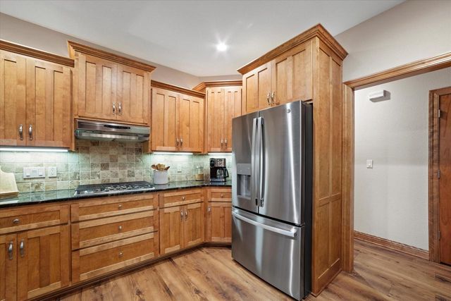 W144N9813 Sun Valley TRAIL, Germantown, WI 53022