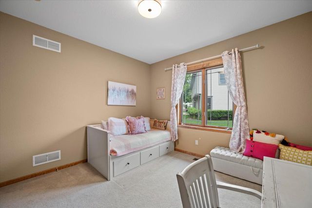 W144N9813 Sun Valley TRAIL, Germantown, WI 53022