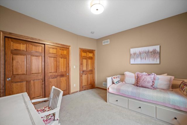 W144N9813 Sun Valley TRAIL, Germantown, WI 53022