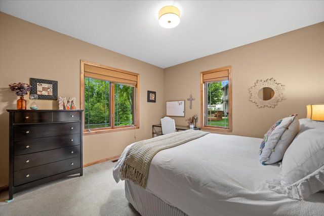 W144N9813 Sun Valley TRAIL, Germantown, WI 53022