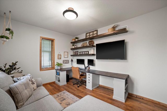 W144N9813 Sun Valley TRAIL, Germantown, WI 53022