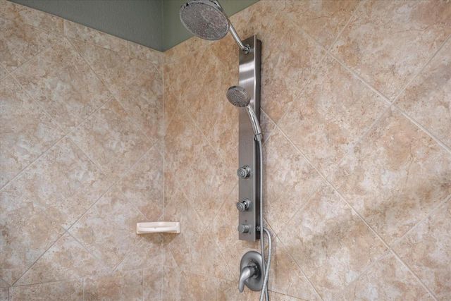 W144N9813 Sun Valley TRAIL, Germantown, WI 53022