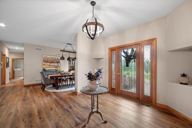 W144N9813 Sun Valley TRAIL, Germantown, WI 53022