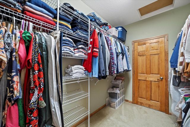 W144N9813 Sun Valley TRAIL, Germantown, WI 53022