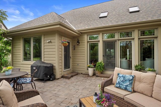 W144N9813 Sun Valley TRAIL, Germantown, WI 53022